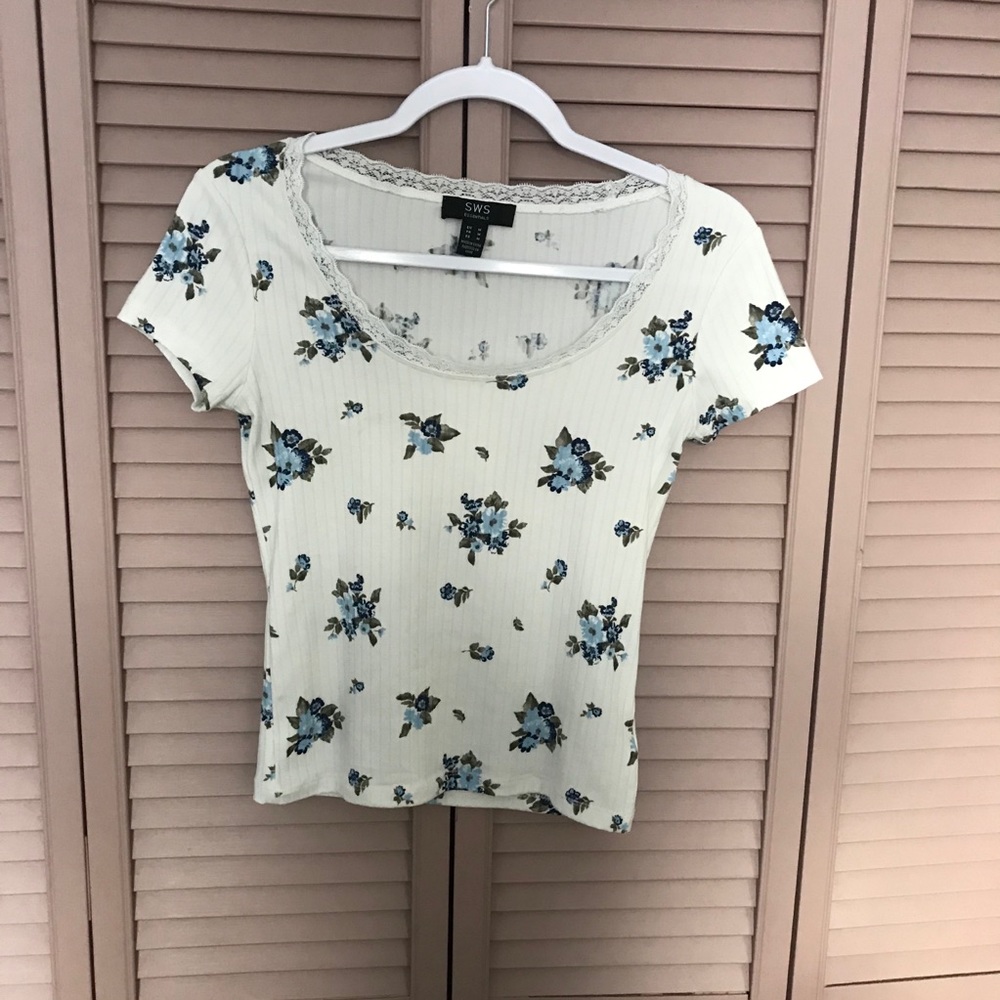 Floral Scoop Neck Tee